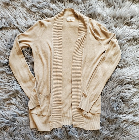 🔥3 for $20🔥  Like New Cardigan, Small - Picture 2 of 7